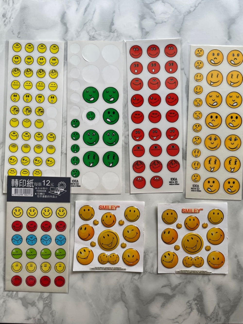 Vintage HAPPY FACE / SMILEY FACE retro stickers